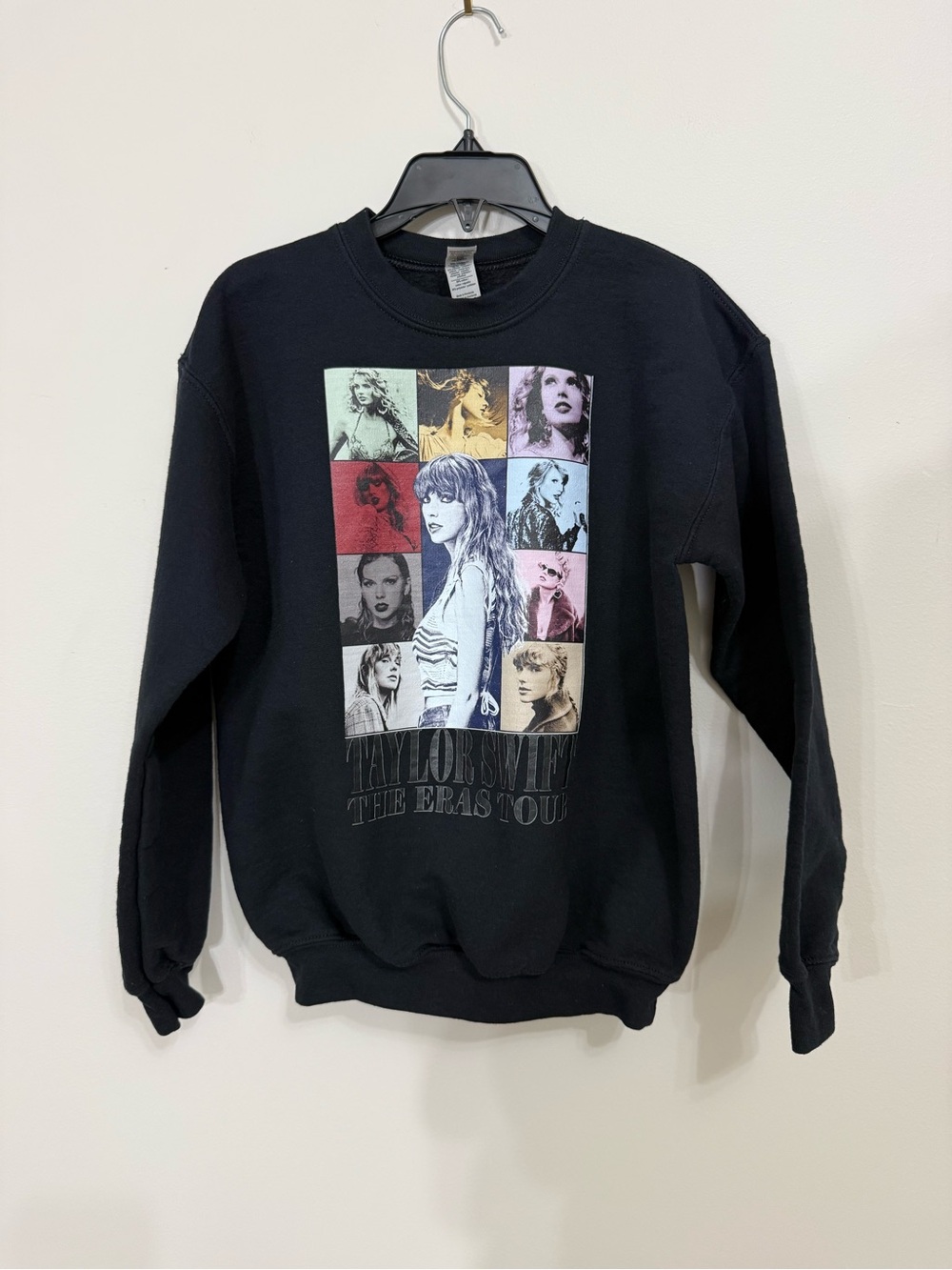 Taylor Swift The Eras Tour Crewneck Sweatshirt Black Size Youth Large Gildan EUC